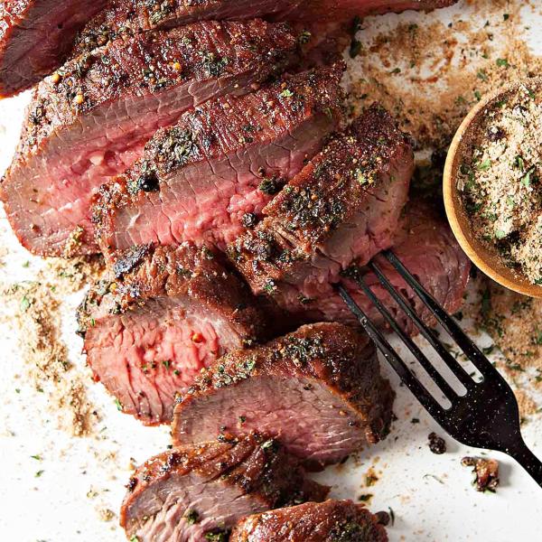 Seasoned Burgundy Pepper Sliced Tri-Tip
