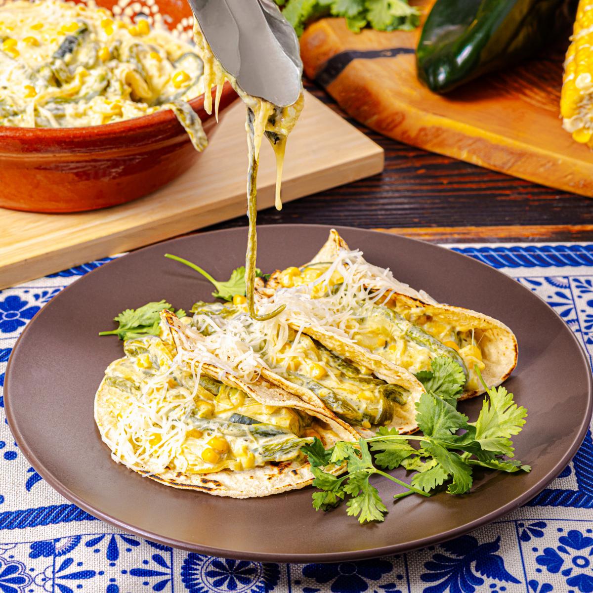 Tacos de Rajas con Crema
